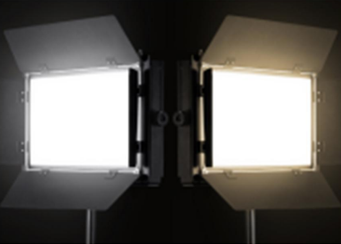 Tri-colour face light